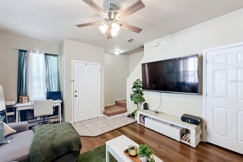 Condo in Gainesville, Florida, 2 bedrooms № 2210345 - photo 17