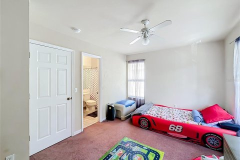 Condo in Gainesville, Florida, 2 bedrooms № 2210345 - photo 21