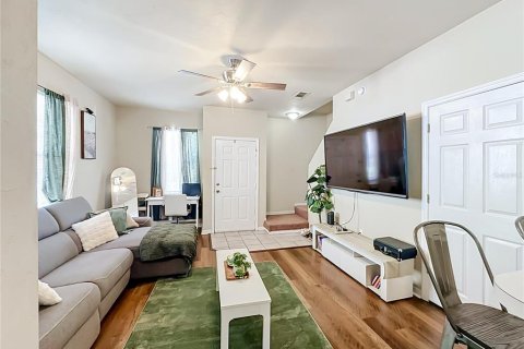 Condo in Gainesville, Florida, 2 bedrooms № 2210345 - photo 16
