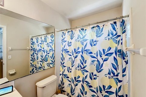 Condo in Gainesville, Florida, 2 bedrooms № 2210345 - photo 26