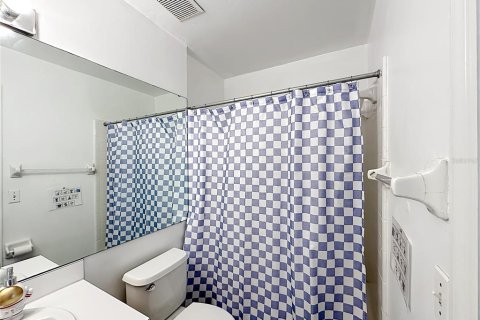 Condo in Gainesville, Florida, 2 bedrooms № 2210345 - photo 22