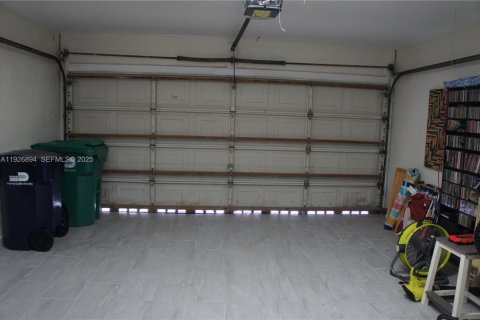 Casa en venta en Miami, Florida, 3 dormitorios, 180.04 m2 № 1985806 - foto 11