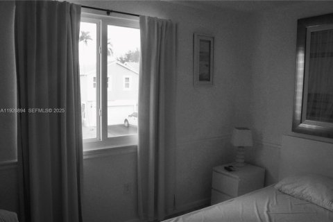 Casa en venta en Miami, Florida, 3 dormitorios, 180.04 m2 № 1985806 - foto 20