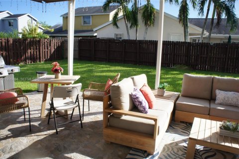 Casa en venta en Miami, Florida, 3 dormitorios, 180.04 m2 № 1985806 - foto 14