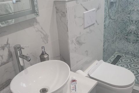 Casa en venta en Miami, Florida, 3 dormitorios, 180.04 m2 № 1985806 - foto 22