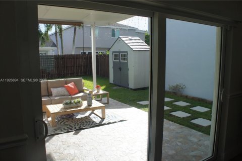 Casa en venta en Miami, Florida, 3 dormitorios, 180.04 m2 № 1985806 - foto 13