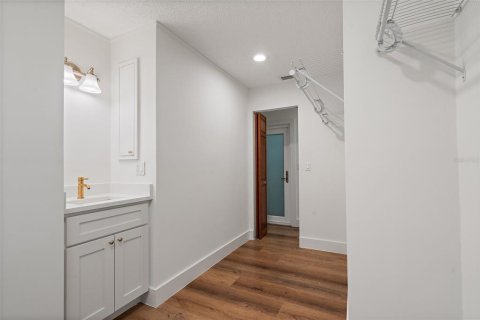 Купить виллу или дом в Клируотер, Флорида 4 комнаты, 409.33м2, № 1777552 - фото 30