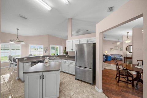 House in Ocala, Florida 3 bedrooms, 204.48 sq.m. № 2429124 - photo 17