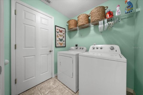 House in Ocala, Florida 3 bedrooms, 204.48 sq.m. № 2429124 - photo 16