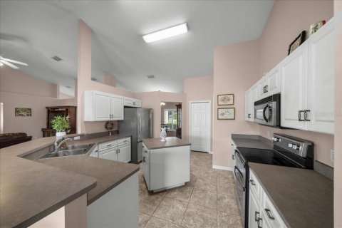 House in Ocala, Florida 3 bedrooms, 204.48 sq.m. № 2429124 - photo 18