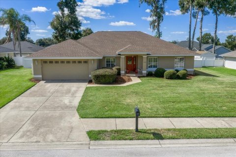 House in Ocala, Florida 3 bedrooms, 204.48 sq.m. № 2429124 - photo 2