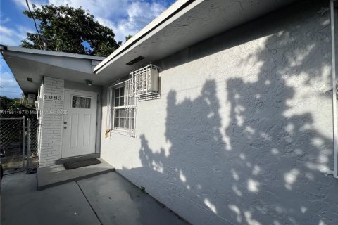 House in Miami, Florida 3 bedrooms, 173.73 sq.m. № 1892191 - photo 23