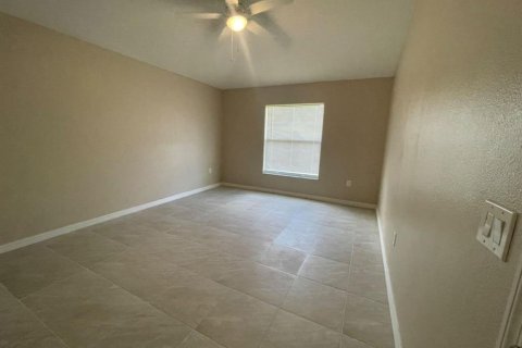 Villa ou maison à louer à Poinciana, Floride: 3 chambres, 176.89 m2 № 1572700 - photo 9