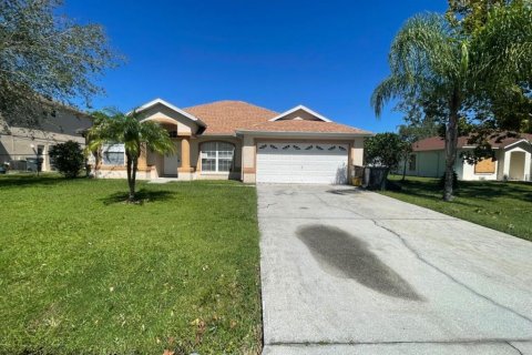 Villa ou maison à louer à Poinciana, Floride: 3 chambres, 176.89 m2 № 1572700 - photo 1