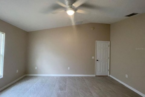 Villa ou maison à louer à Poinciana, Floride: 3 chambres, 176.89 m2 № 1572700 - photo 7