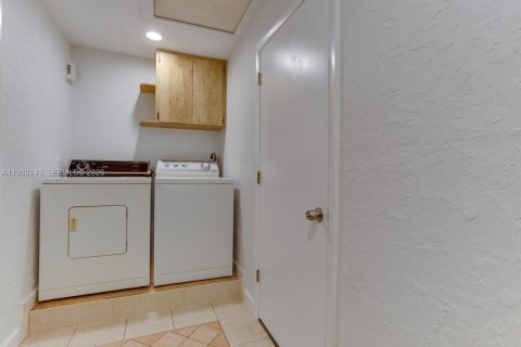 Casa en venta en Fort Myers, Florida, 3 dormitorios № 2057701 - foto 18