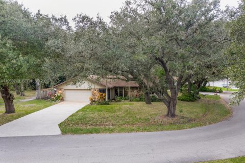 Casa en venta en Fort Myers, Florida, 3 dormitorios № 2057701 - foto 12