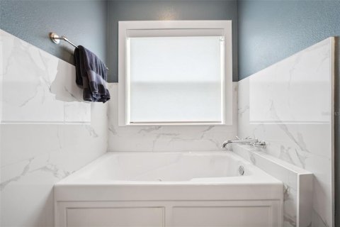 Villa ou maison à vendre à Tampa, Floride: 4 chambres, 312.15 m2 № 1630673 - photo 21