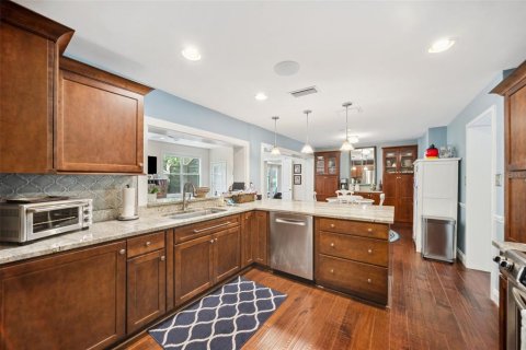 Villa ou maison à vendre à Tampa, Floride: 4 chambres, 312.15 m2 № 1630673 - photo 9