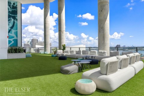 Condo in Miami, Florida, 3 bedrooms  № 2152845 - photo 2