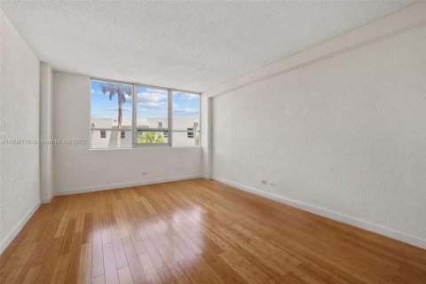 Copropriété à louer à Miami Beach, Floride: 1 chambre, 91.04 m2 № 1823657 - photo 14
