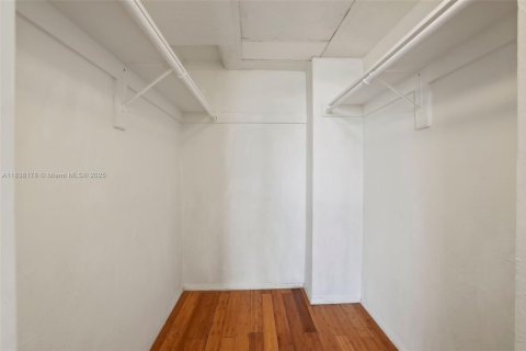 Copropriété à louer à Miami Beach, Floride: 1 chambre, 91.04 m2 № 1823657 - photo 16