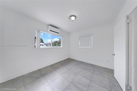 Apartment in Miami, Florida 1 bedroom, 295.89 sq.m. № 2002792 - photo 11