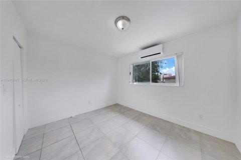 Apartment in Miami, Florida 1 bedroom, 295.89 sq.m. № 2002792 - photo 12