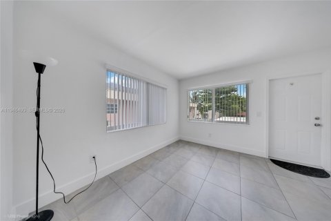 Apartment in Miami, Florida 1 bedroom, 295.89 sq.m. № 2002792 - photo 7