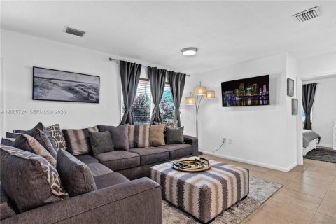 House in Homestead, Florida 4 bedrooms, 199.74 sq.m. № 2069665 - photo 12