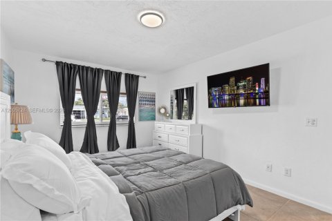 House in Homestead, Florida 4 bedrooms, 199.74 sq.m. № 2069665 - photo 24