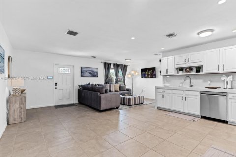 House in Homestead, Florida 4 bedrooms, 199.74 sq.m. № 2069665 - photo 15