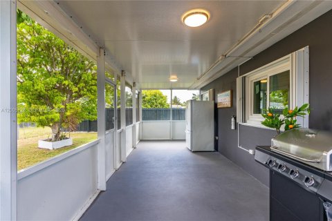 House in Homestead, Florida 4 bedrooms, 199.74 sq.m. № 2069665 - photo 3