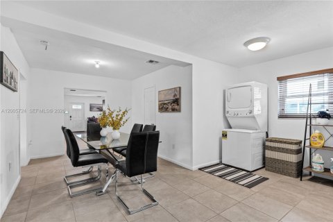 House in Homestead, Florida 4 bedrooms, 199.74 sq.m. № 2069665 - photo 20