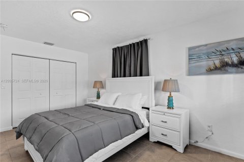 House in Homestead, Florida 4 bedrooms, 199.74 sq.m. № 2069665 - photo 25