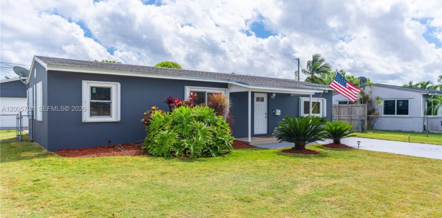 House in Homestead, Florida 4 bedrooms, 199.74 sq.m. № 2069665