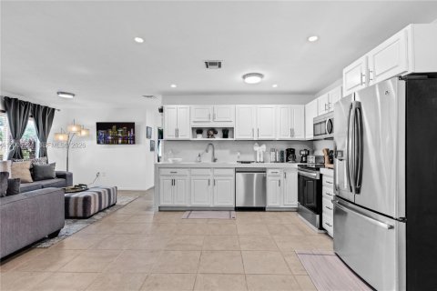 House in Homestead, Florida 4 bedrooms, 199.74 sq.m. № 2069665 - photo 16