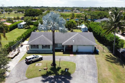 Купить виллу или дом в Хомстед, Флорида 7 комнат, 167.41м2, № 2036981 - фото 30