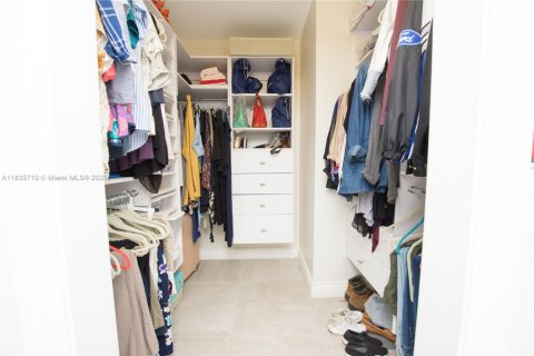 Купить виллу или дом в Хомстед, Флорида 7 комнат, 167.41м2, № 2036981 - фото 13