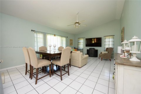 Купить виллу или дом в Хомстед, Флорида 7 комнат, 167.41м2, № 2036981 - фото 9