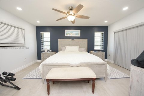 Купить виллу или дом в Хомстед, Флорида 7 комнат, 167.41м2, № 2036981 - фото 11