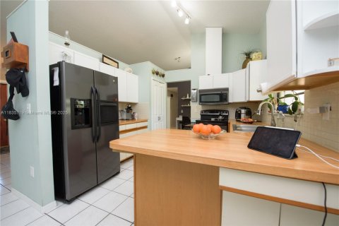 Купить виллу или дом в Хомстед, Флорида 7 комнат, 167.41м2, № 2036981 - фото 7