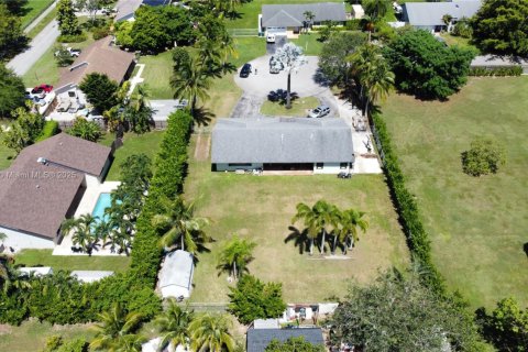 Купить виллу или дом в Хомстед, Флорида 7 комнат, 167.41м2, № 2036981 - фото 26