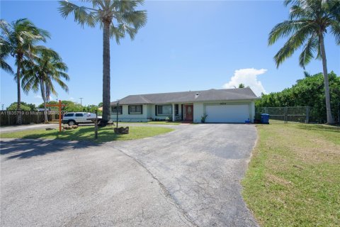 Casa en Homestead, Florida 3 dormitorios, 167.41 m2 № 2036981