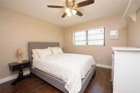 Купить виллу или дом в Хомстед, Флорида 7 комнат, 167.41м2, № 2036981 - фото 18