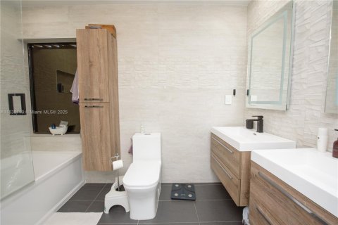 Купить виллу или дом в Хомстед, Флорида 7 комнат, 167.41м2, № 2036981 - фото 14