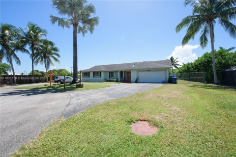 Купить виллу или дом в Хомстед, Флорида 7 комнат, 167.41м2, № 2036981 - фото 24