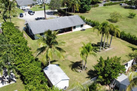 Купить виллу или дом в Хомстед, Флорида 7 комнат, 167.41м2, № 2036981 - фото 25