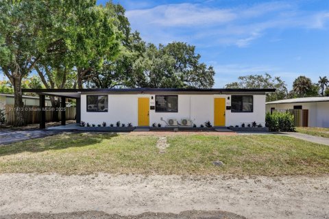 Immobilier commercial à vendre à Fort Lauderdale, Floride: 166.76 m2 № 1967298 - photo 1