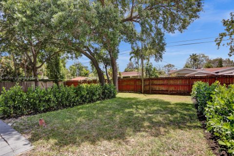 Immobilier commercial à vendre à Fort Lauderdale, Floride: 166.76 m2 № 1967298 - photo 7